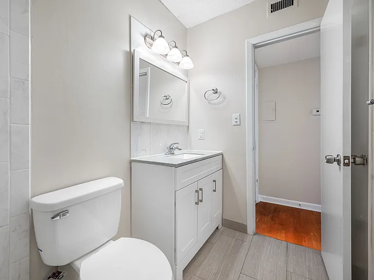 3211 W De Leon St — Photo 23