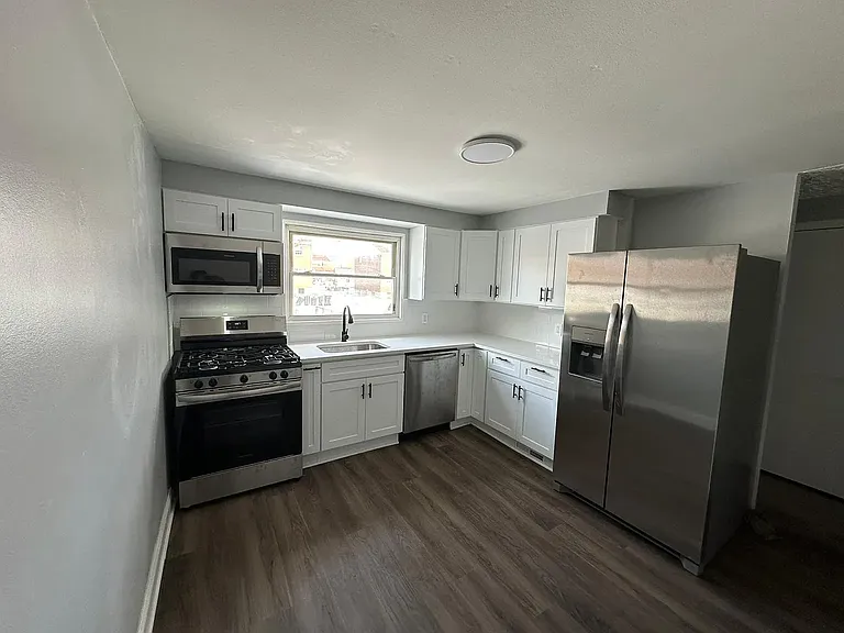 1009 S Marlyn Ave — Photo 15