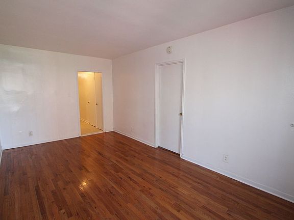 4th image of 10217 Avenue L #2