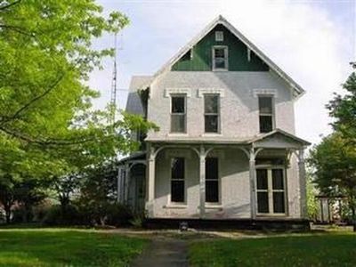228 E Cherry St, Tuscarawas, OH, 44682