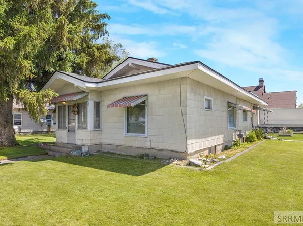 406 1st W St, Ririe, ID 83443