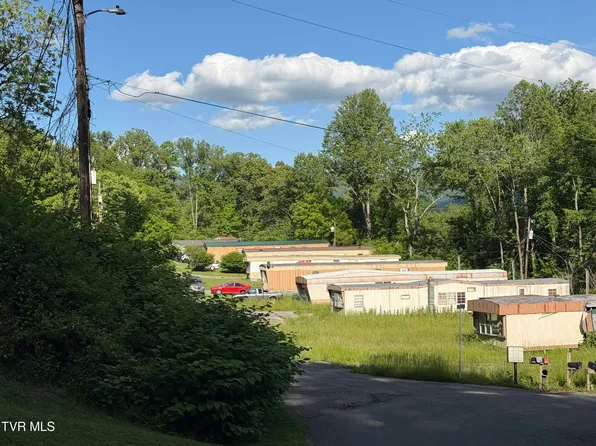 207 Garland Loop, Big Stone Gap, VA 24219