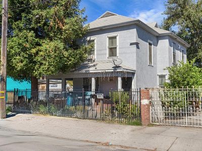 1211 E Main St, Stockton, CA, 95205