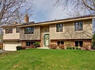 10272 Scarborough Rd, Bloomington, MN 55437