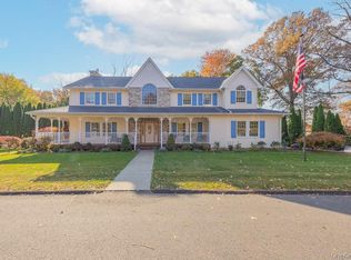 332 S Middletown Rd, Pearl River, NY 10965
