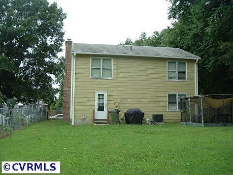 Spacious fenced backyard!