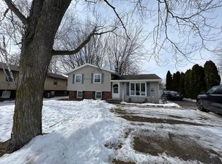 1110 Oneida St, Menasha, WI 54952
