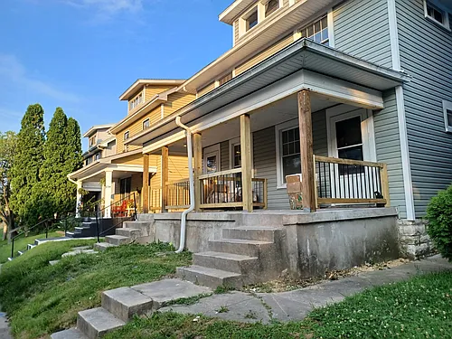 30 E Parkwood Dr Photo 1