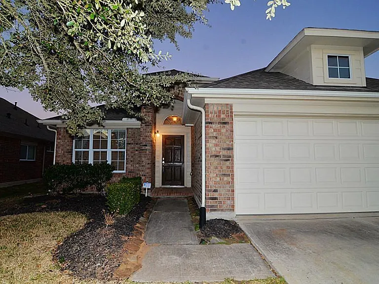 11306 Overland Trail Dr — Photo 2