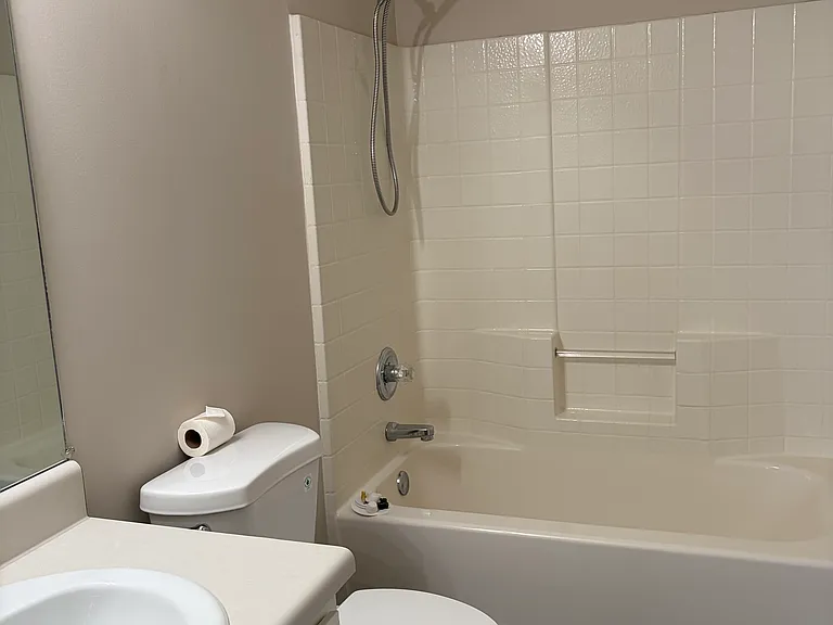 25 Princeton Place Dr — Photo 2