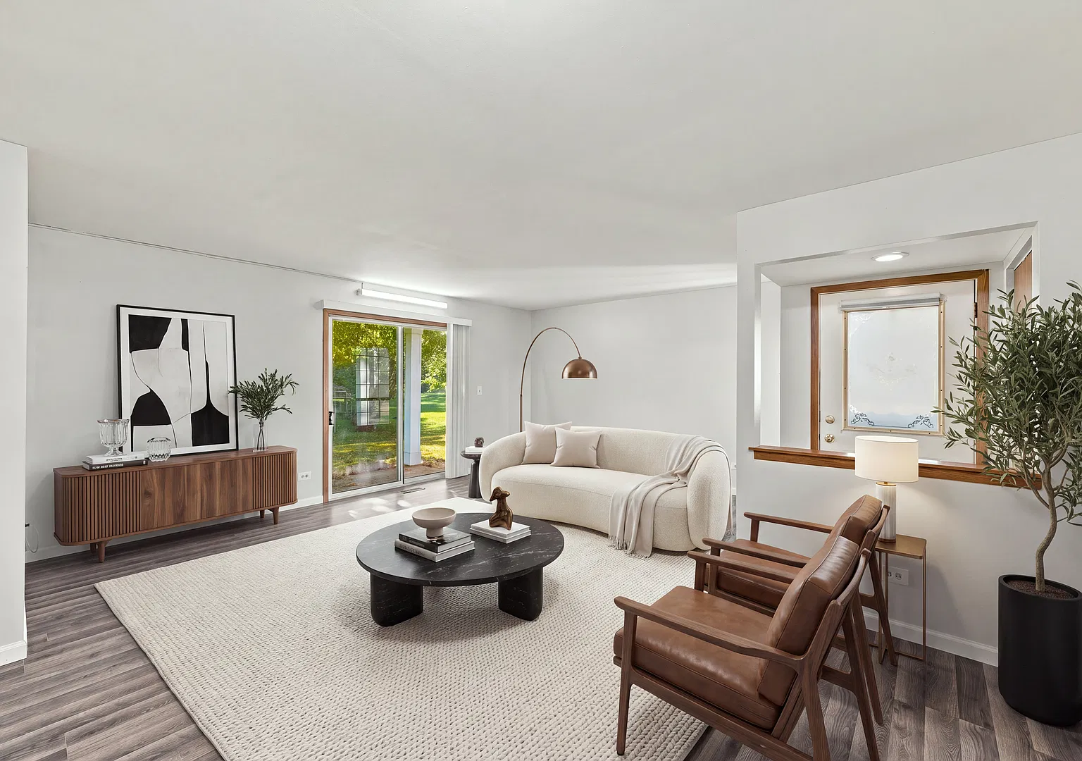 2 bed, 1200 sqft, $2,500 — Photo 3