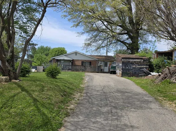 1011 Beech St, Connersville, IN 47331
