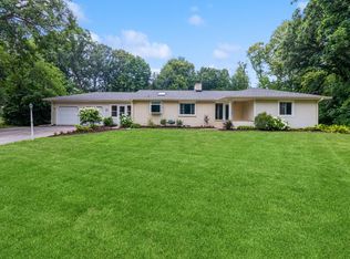 2343 Woodview Dr, Ames, IA 50014