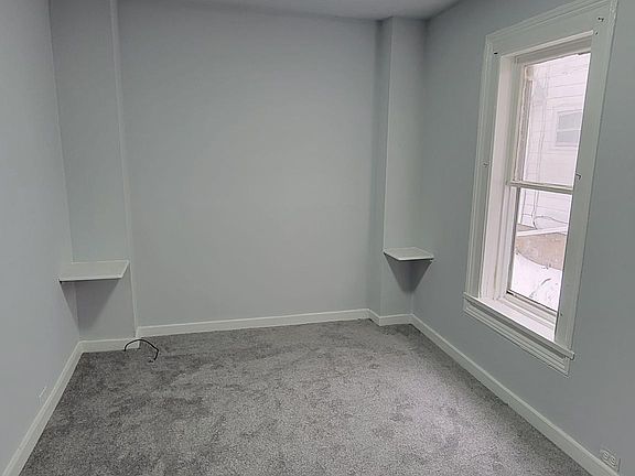 4th image of 222 Sweeney St