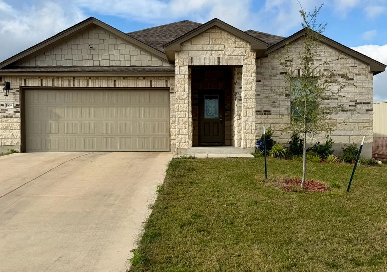 1854 Truscott Pkwy — Photo 1