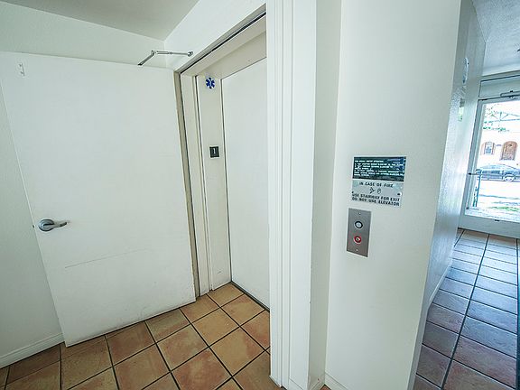 4th image of 400 W California Ave Unit 105