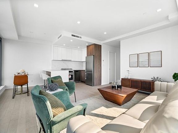 5th image of 2286 Cropsey Ave #13E