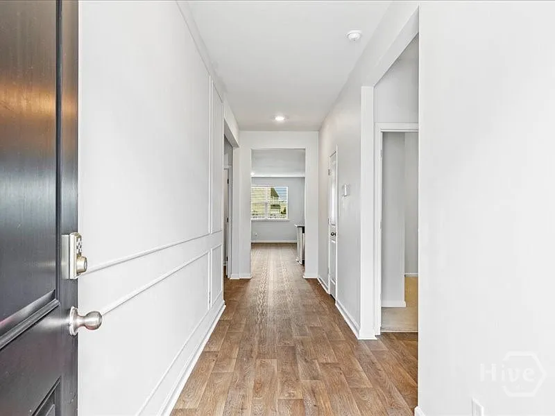 4 bed, 2.0 bath, 1774 sqft, $2,300 — Photo 3