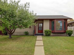 1834 W Summerfield Blvd SE, Airdrie, AB T4B1V3