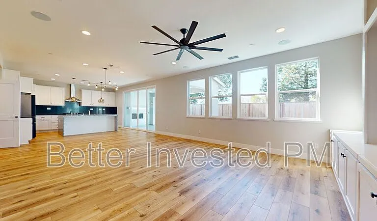 1437 Oak Cir — Photo 49