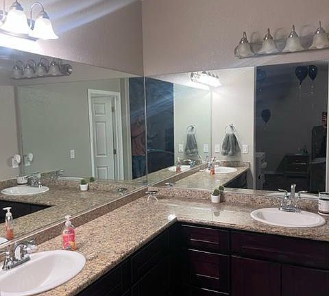 5th image of 2094 River Rock Dr
