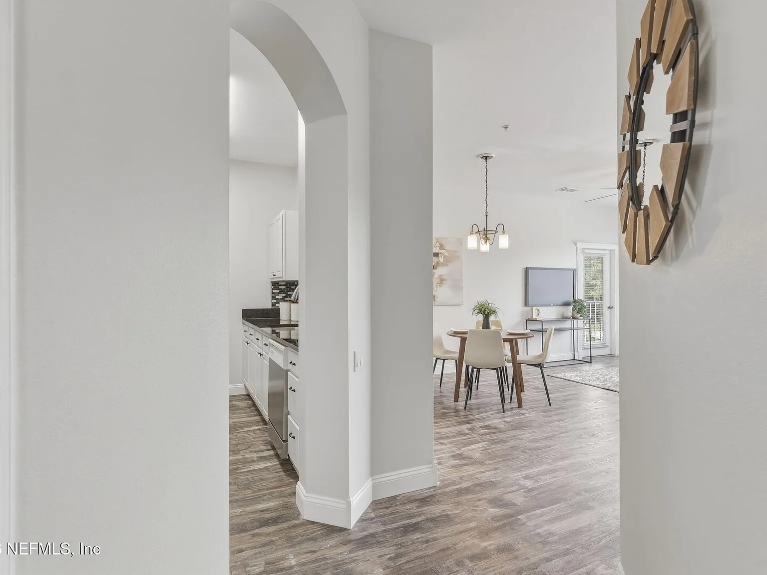 2 bed, 2.0 bath, 1050 sqft, $1,800 — Photo 4
