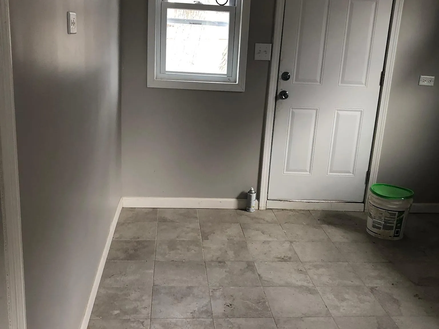 3 bed, 1.5 bath, 1280 sqft, $2,200 — Photo 2