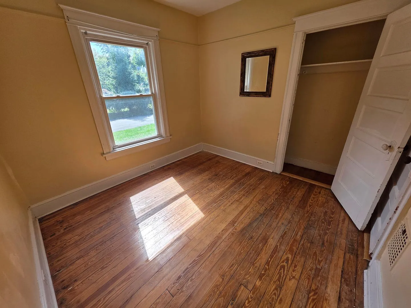 35 Manitou Ave. — Photo 3