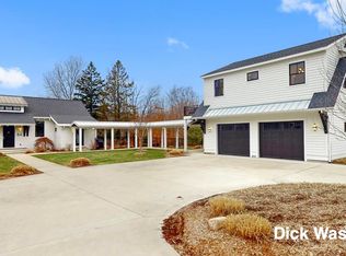 64 N Ferry St, Douglas, MI 49406
