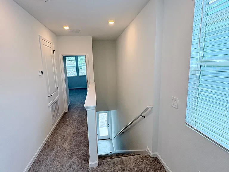 790 Rivington Ave — Photo 23