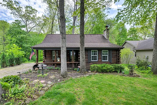 410 Apple Hill Dr N Photo 1
