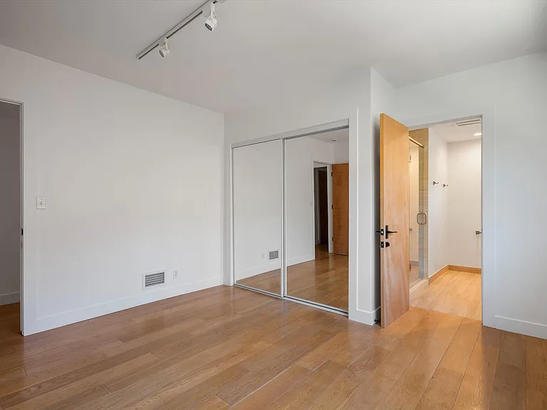 1544 Crestline Dr — Photo 11