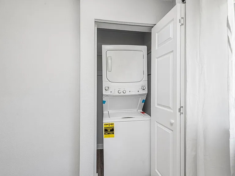 7201-05 Gravois Apartments — Photo 10