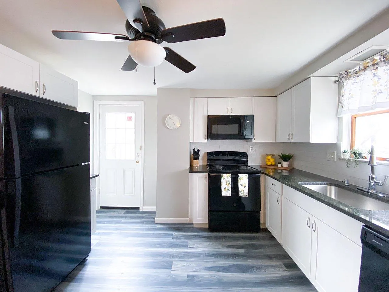 2 bed, 928 sqft, $1,595 — Photo 4
