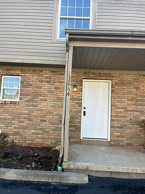 2 bed, 1.5 bath, $1,600 — Photo 1