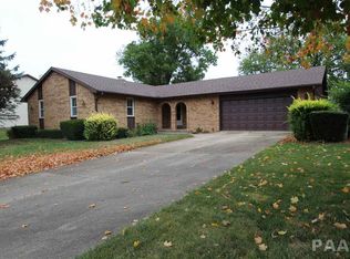 707 Hillcrest Dr, Washington, IL