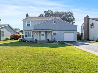 3023 Delancey Rd, Niagara Falls, NY 14305