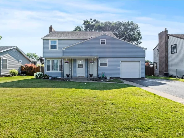 3023 Delancey Rd, Niagara Falls, NY 14305