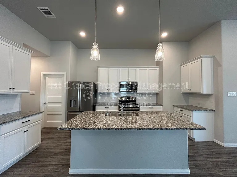 8941 Lantana Meadow Dr — Photo 16