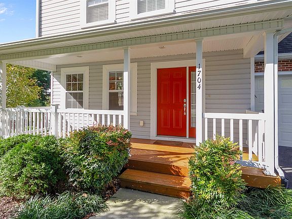 4th image of 1704 Gardenspring Dr