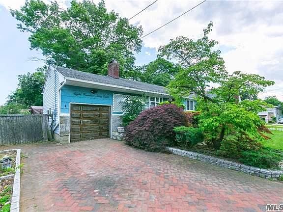 2nd image of 838 Park Ave