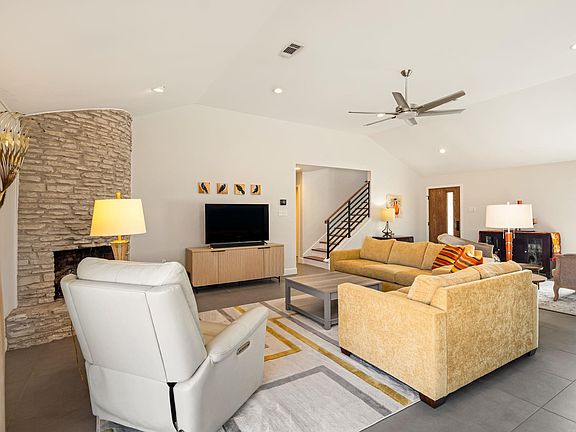 4th image of 11500 Buckingham Rd