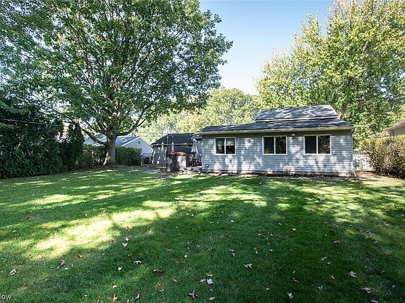 3rd image of 26611 Kingswood Dr