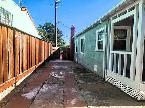 3rd image of 2421 96th Ave