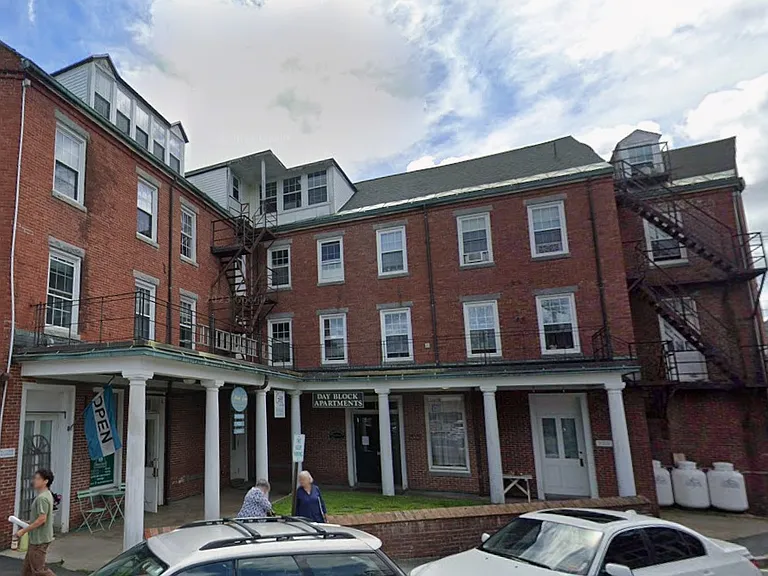 17 Elm St #205 — Photo 1