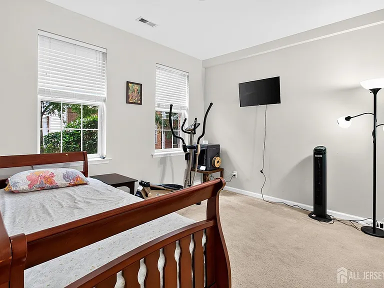 2103 Ethan Ln — Photo 7