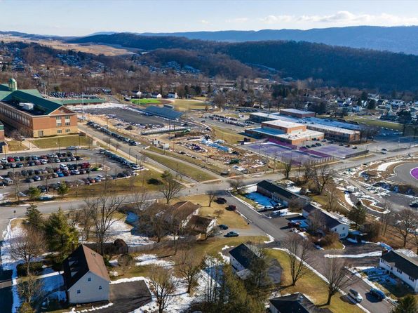 206 Cider Ln, Lewistown, PA 17044