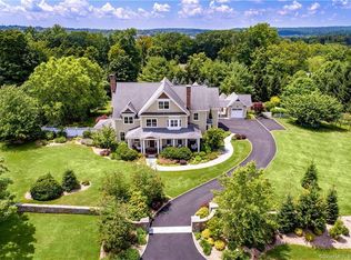 12 Powderhorn Dr, Ridgefield, CT 06877