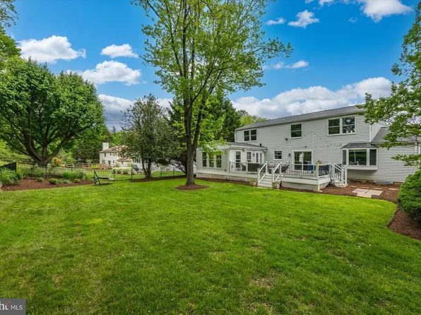 11209 Maine Cove Dr, Gaithersburg, MD 20878