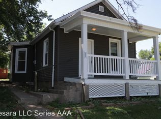 537 S 8th St, Burlington, IA